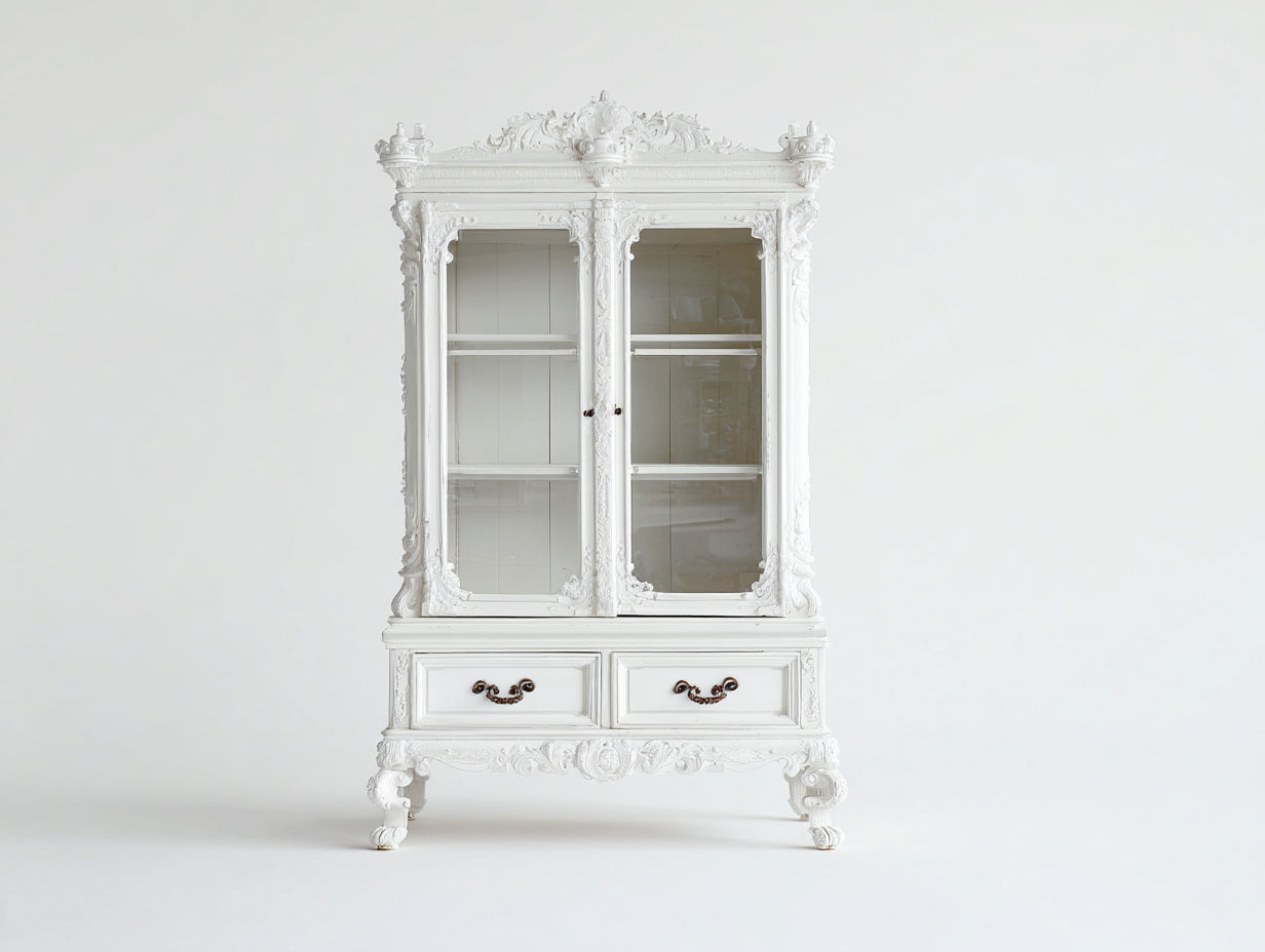 Vitrinas de madera manufacturada y vidrio 108 x 45 x 205 cm - Blanco - Con 2 puertas y 2 cajones de estilo barroco